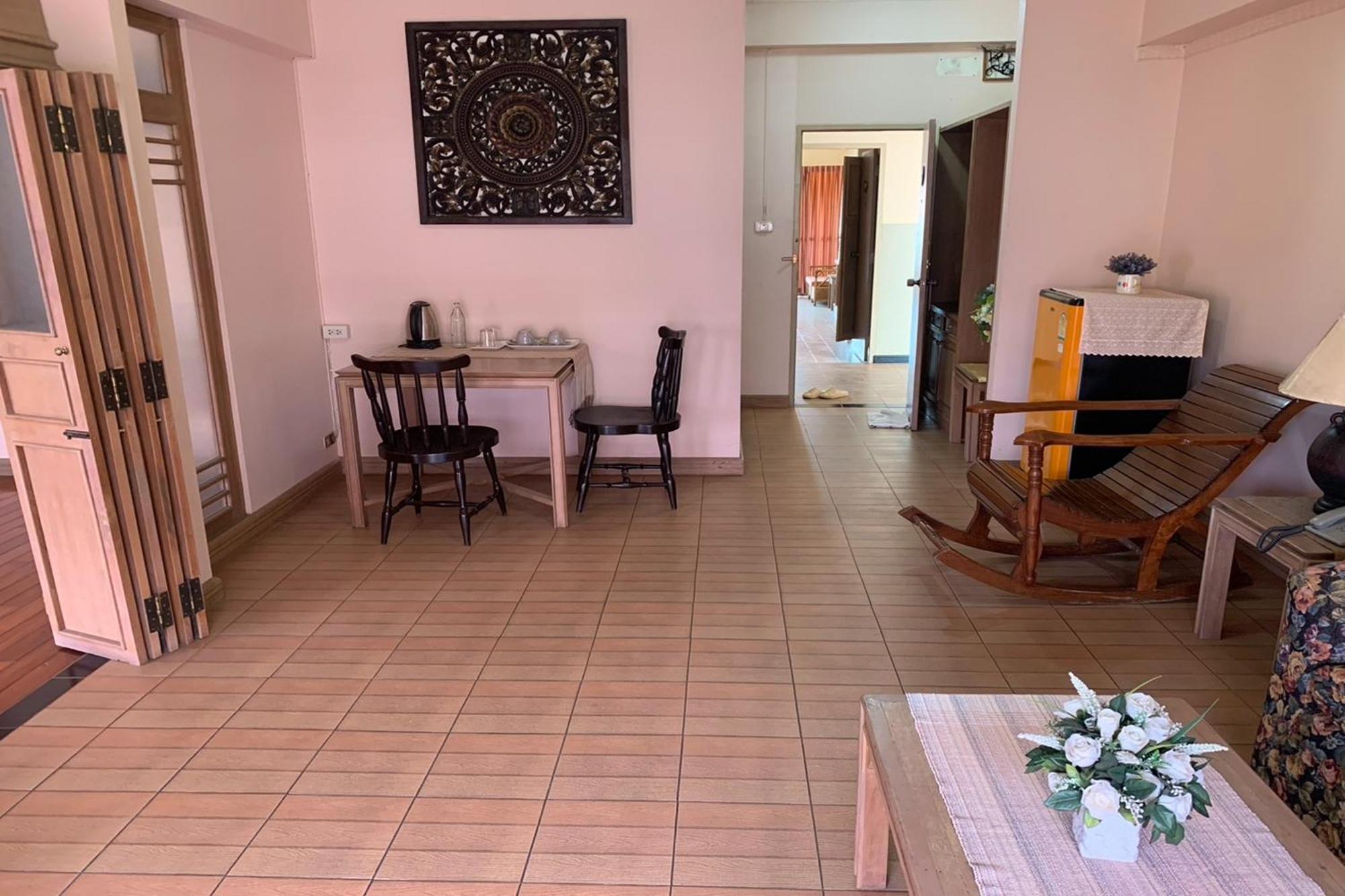 Pin Hotel Лампанг Экстерьер фото