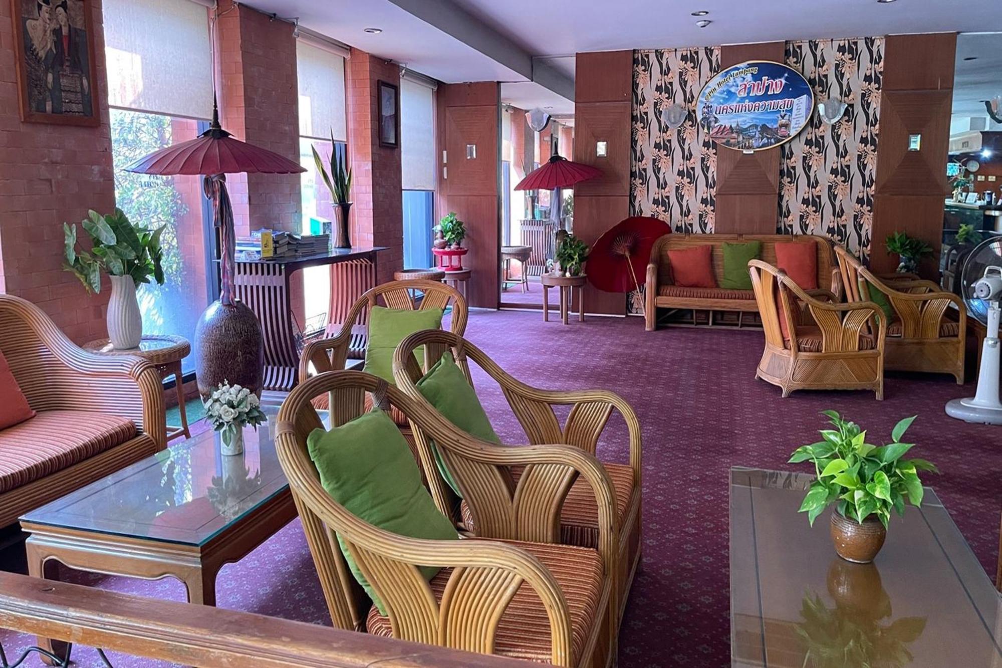 Pin Hotel Лампанг Экстерьер фото